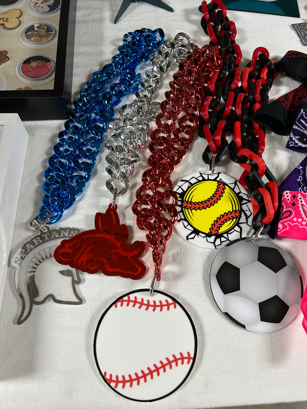 Spirit chains, Custom