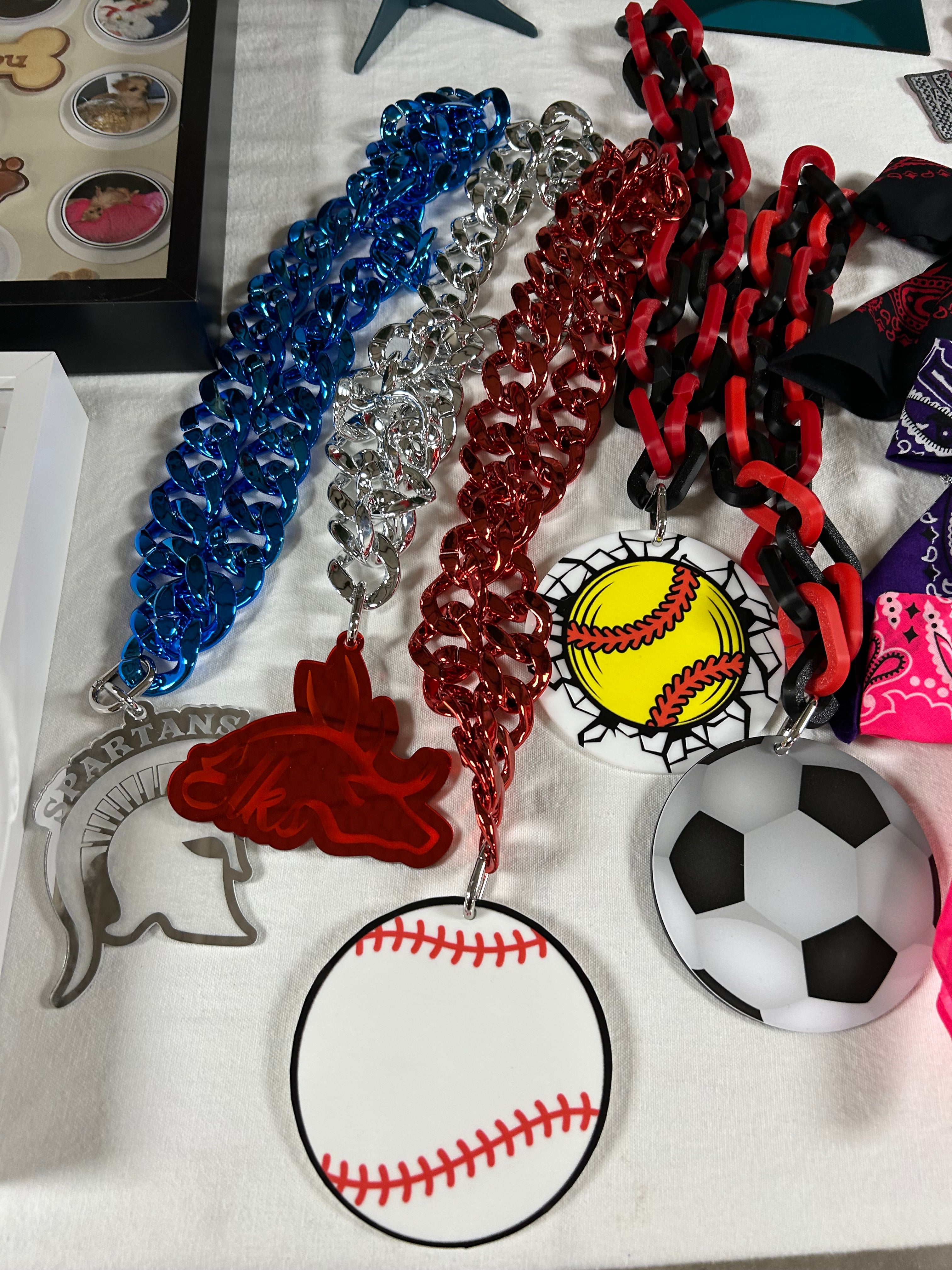 Spirit chains, Custom